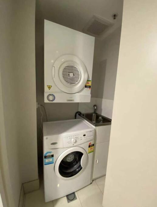 Apartment Cbd 1bed/pool/gym/sauna/ - Close To Everything! *